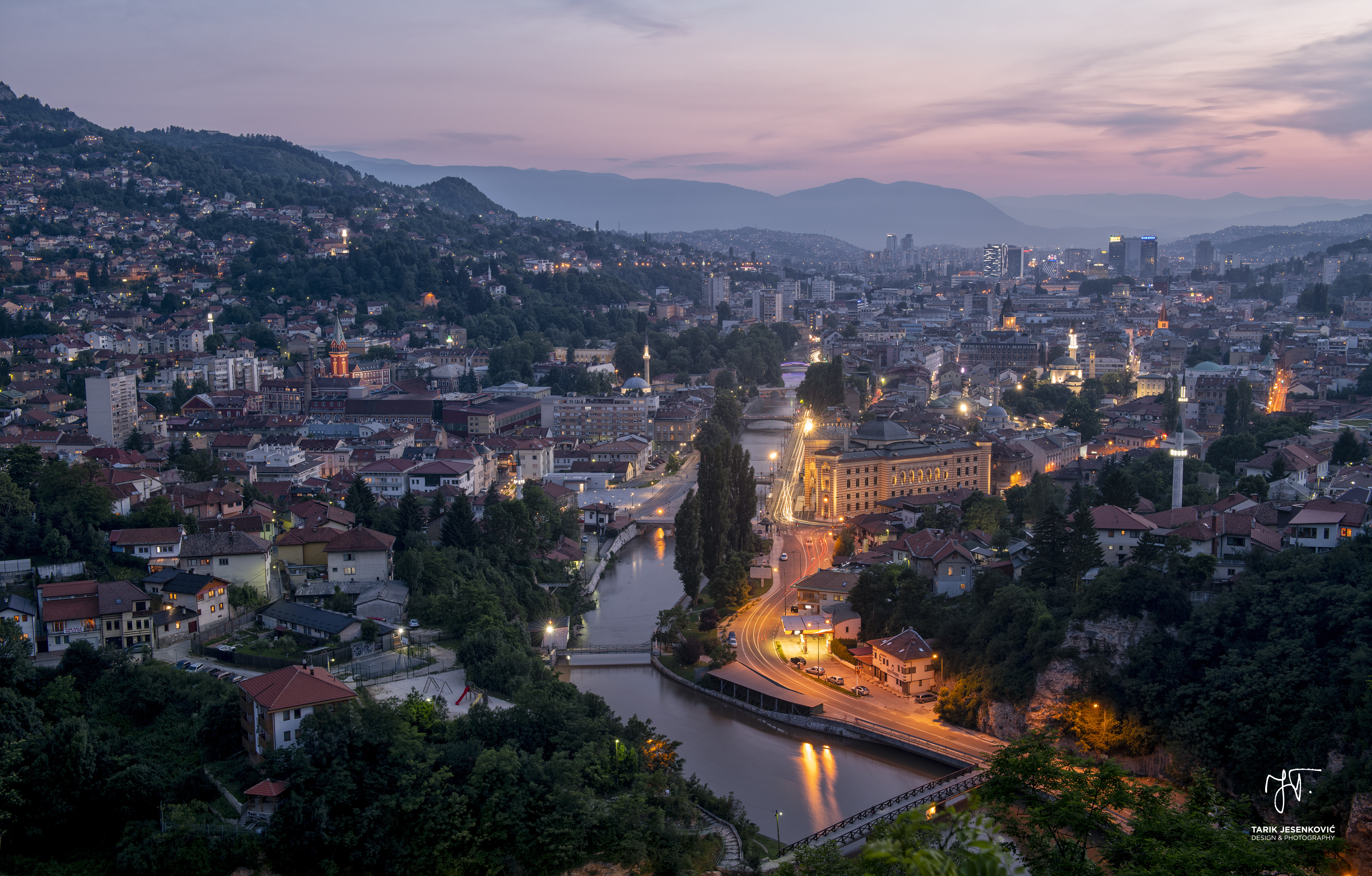 A beautiful panoramic view of the city of Sarajevo.